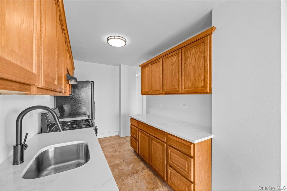 #9 photo, 825 Morrison Avenue, ब्रोंक्स Bronx , NY 10473