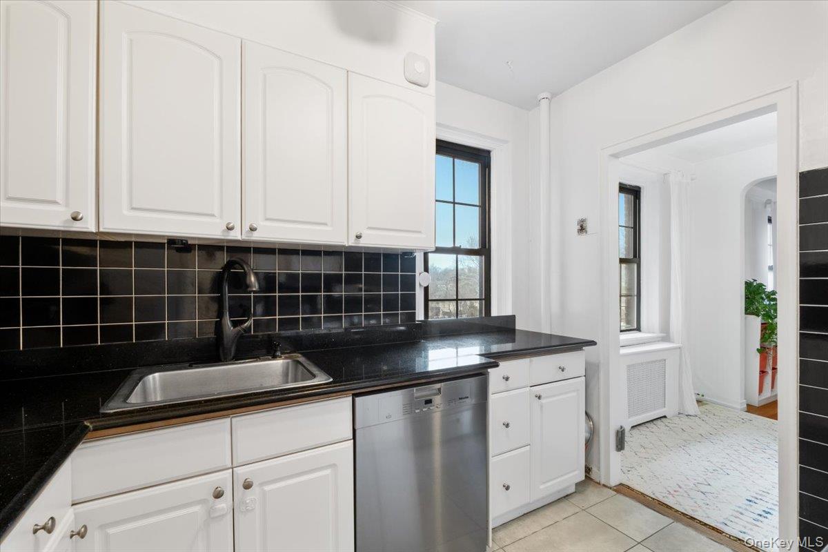 #14 photo, 190 Garth Road, 뉴욕주 Scarsdale , NY 10583