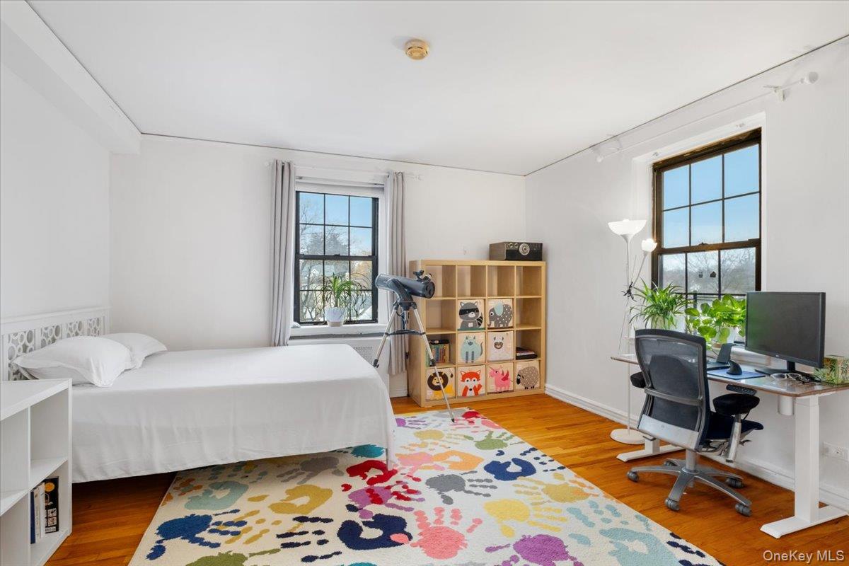 #17 photo, 190 Garth Road, 뉴욕주 Scarsdale , NY 10583