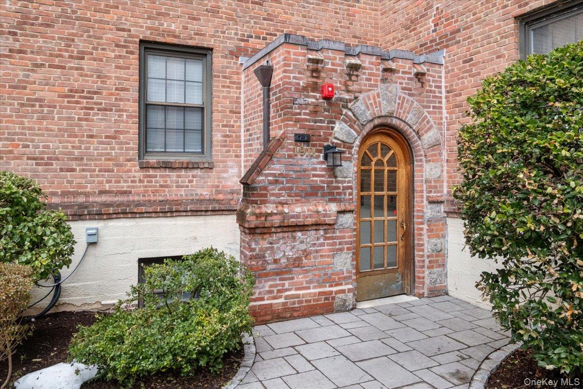 #2 photo, 190 Garth Road, 뉴욕주 Scarsdale , NY 10583