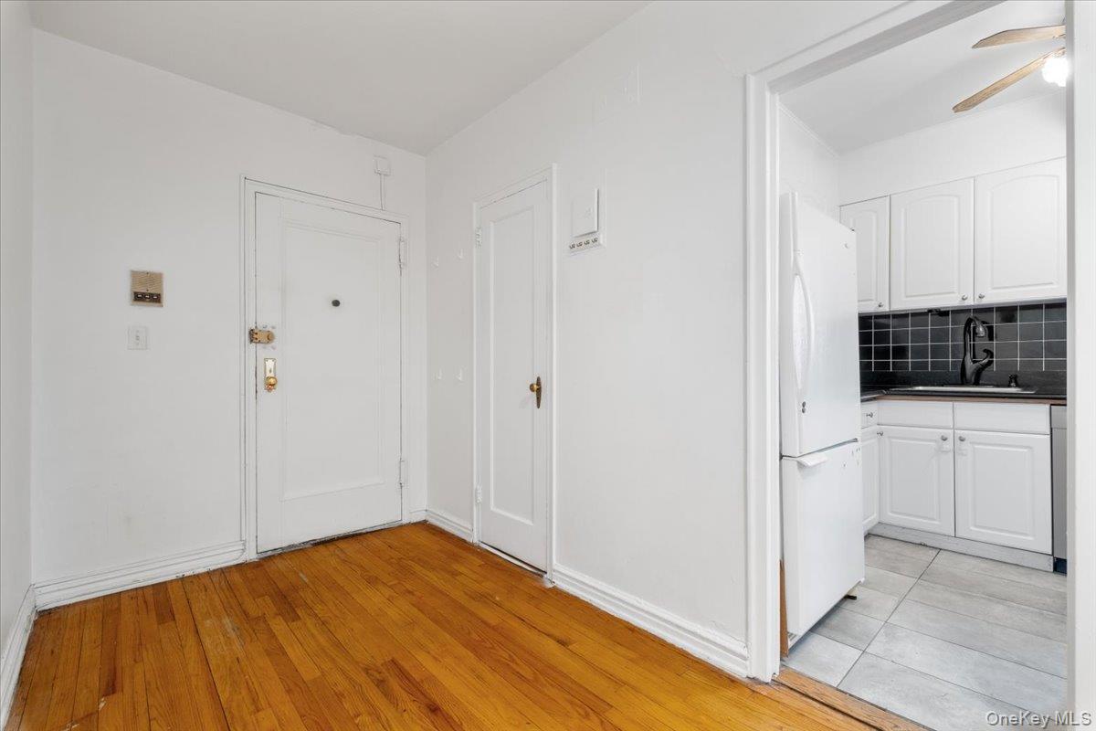 #4 photo, 190 Garth Road, 뉴욕주 Scarsdale , NY 10583