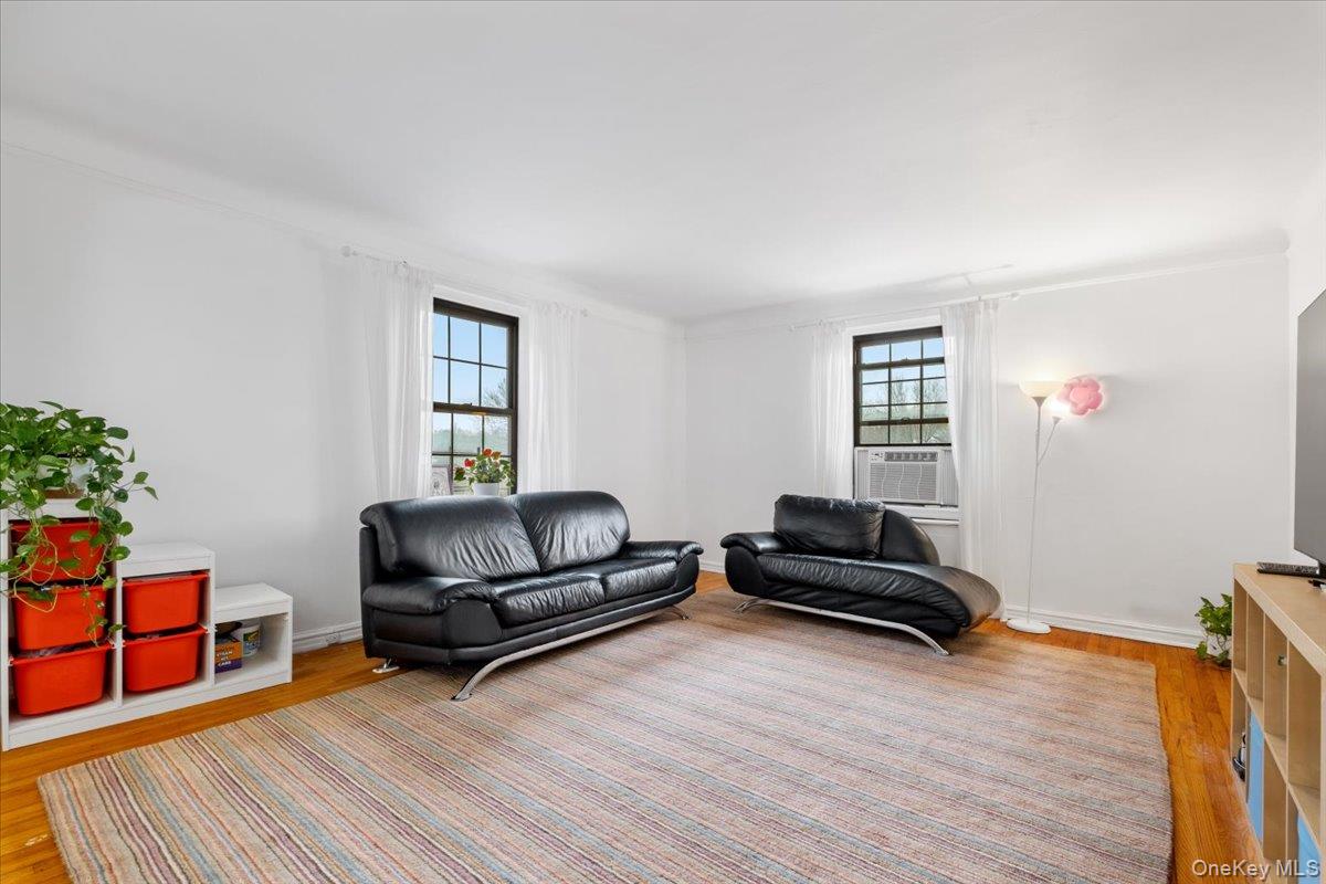 #5 photo, 190 Garth Road, 뉴욕주 Scarsdale , NY 10583