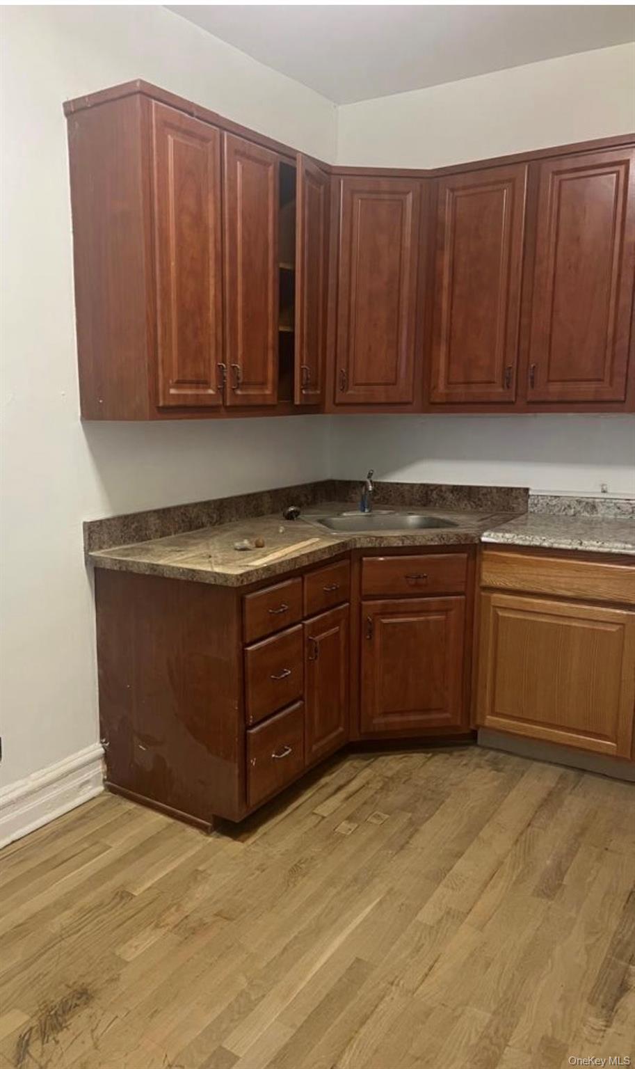 #5 photo, 854 E 229th Street, Bronx , NY 10466