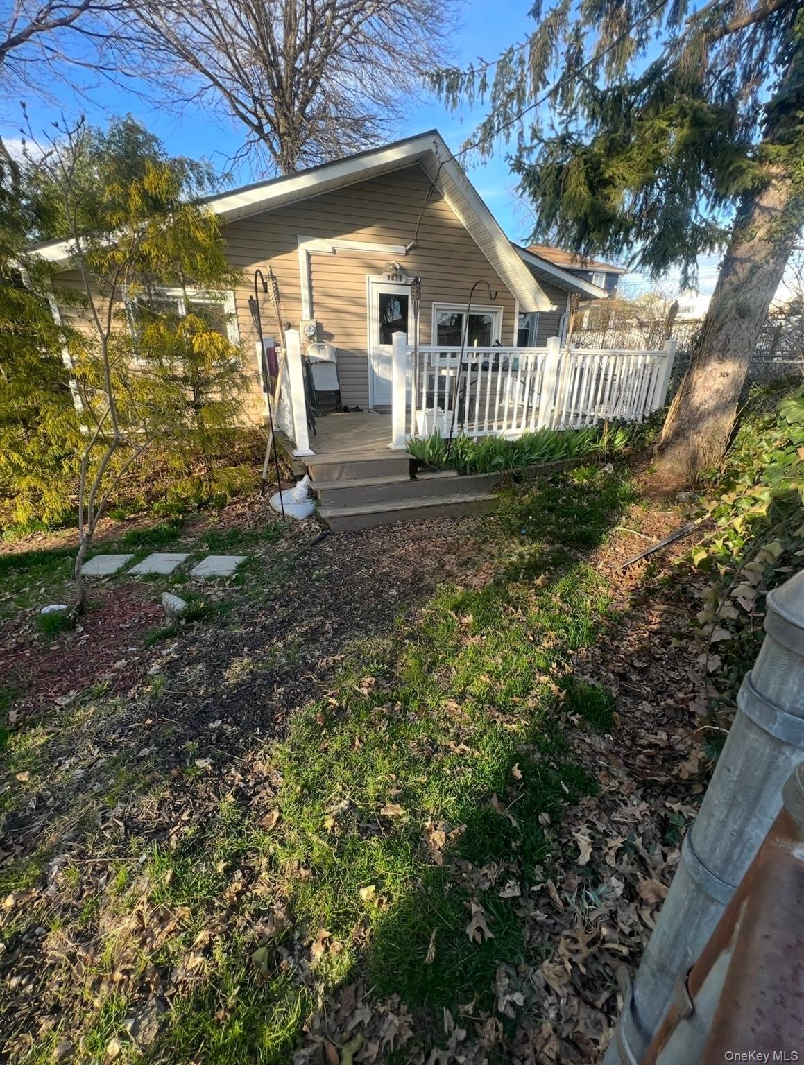 #6 photo, 1015 Harding Park, Bronx , NY 10473