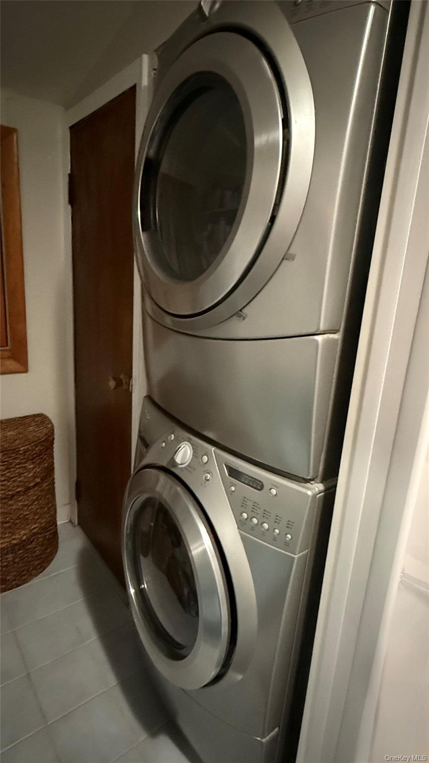 #9 photo, 1015 Harding Park, Bronx , NY 10473