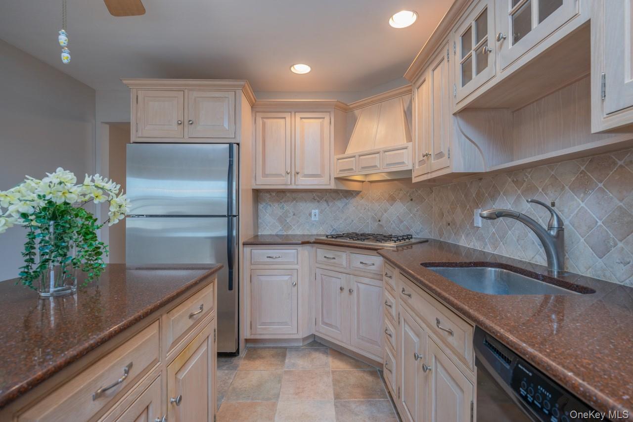 #17 photo, 4 Dutch Court, 紐約州 West Nyack , NY 10994