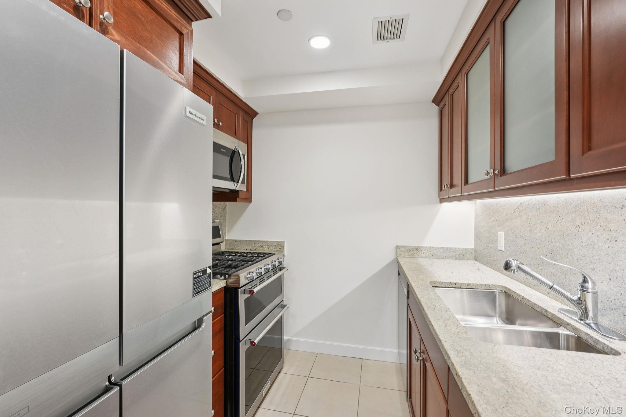 #16 photo, 10 City Place, White Plains , NY 10601