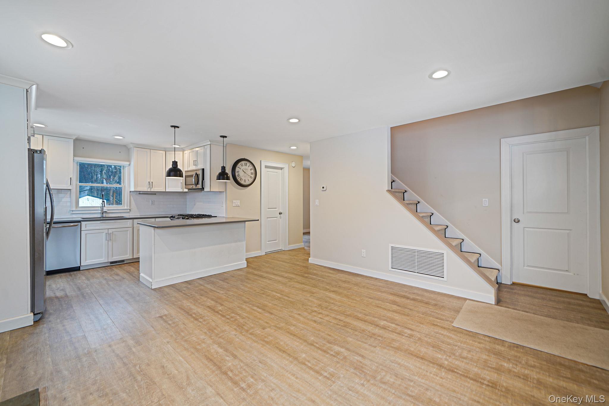 #11 photo, 10 Terry Place, Center Moriches , NY 11934