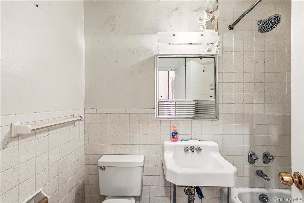 #11 photo, 305 E 40th Street, مانهاتن New York (Manhattan) , NY 10016