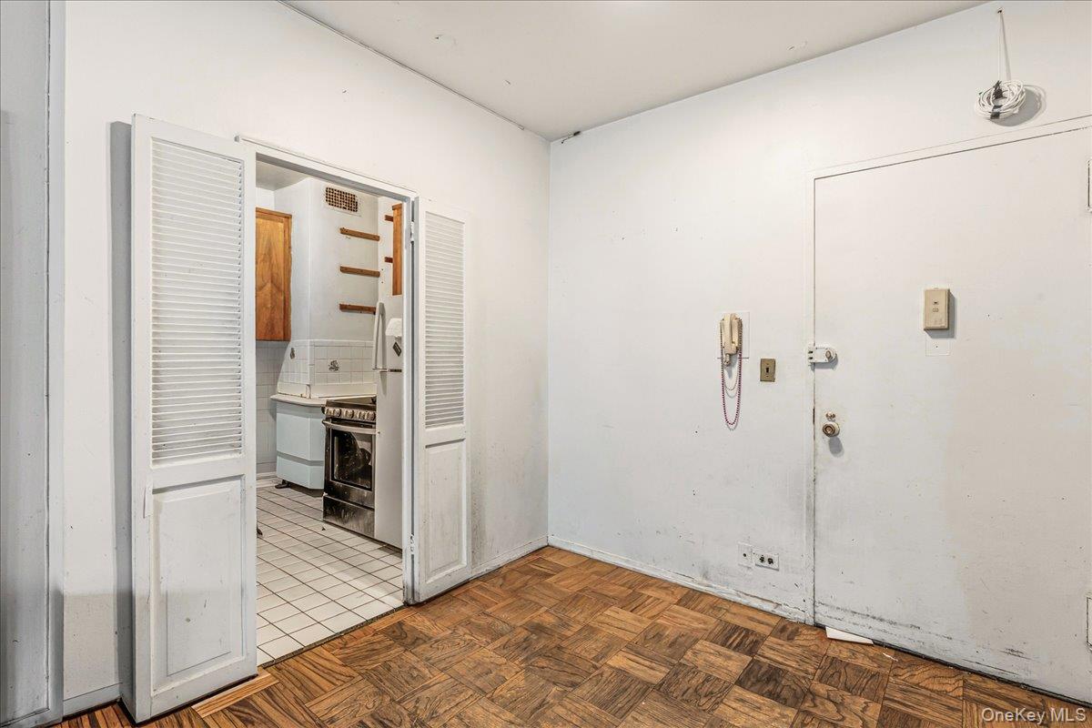 #5 photo, 305 E 40th Street, مانهاتن New York (Manhattan) , NY 10016