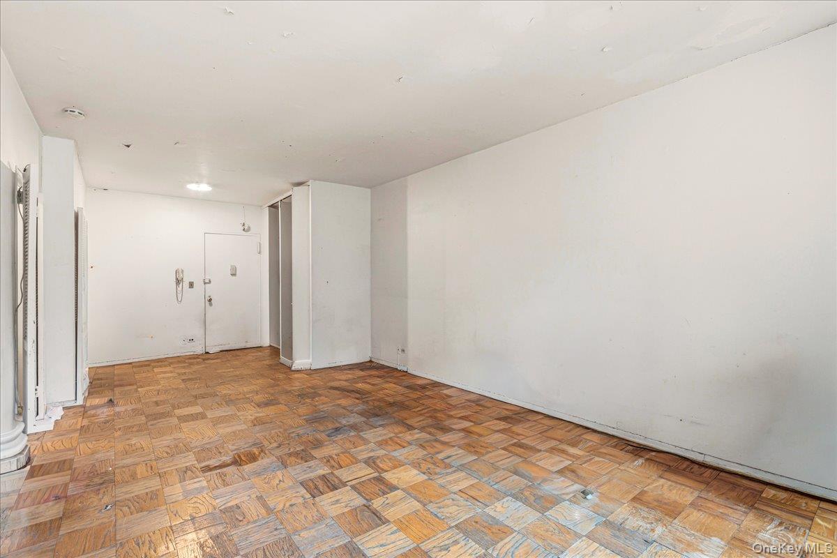 #9 photo, 305 E 40th Street, مانهاتن New York (Manhattan) , NY 10016