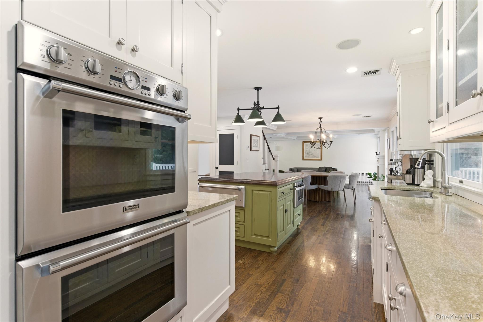 #11 photo, 31 Carnegie Avenue, Huntington , NY 11743