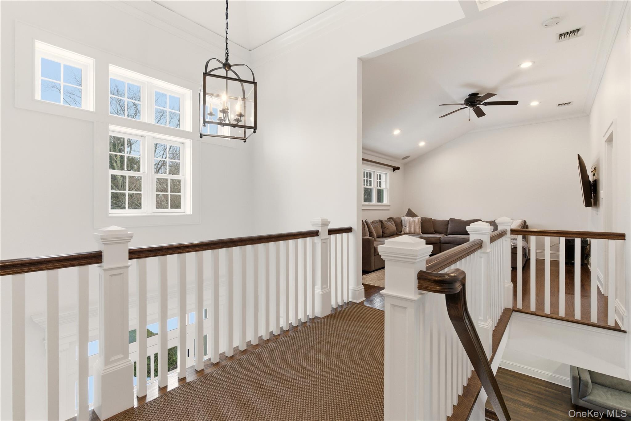 #20 photo, 31 Carnegie Avenue, Huntington , NY 11743