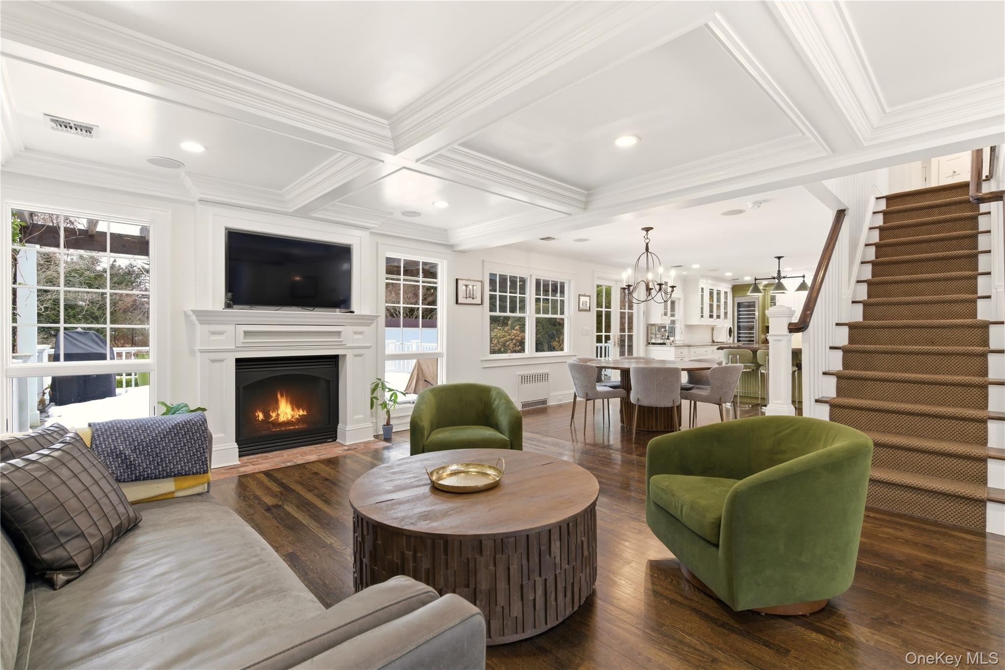 #6 photo, 31 Carnegie Avenue, Huntington , NY 11743