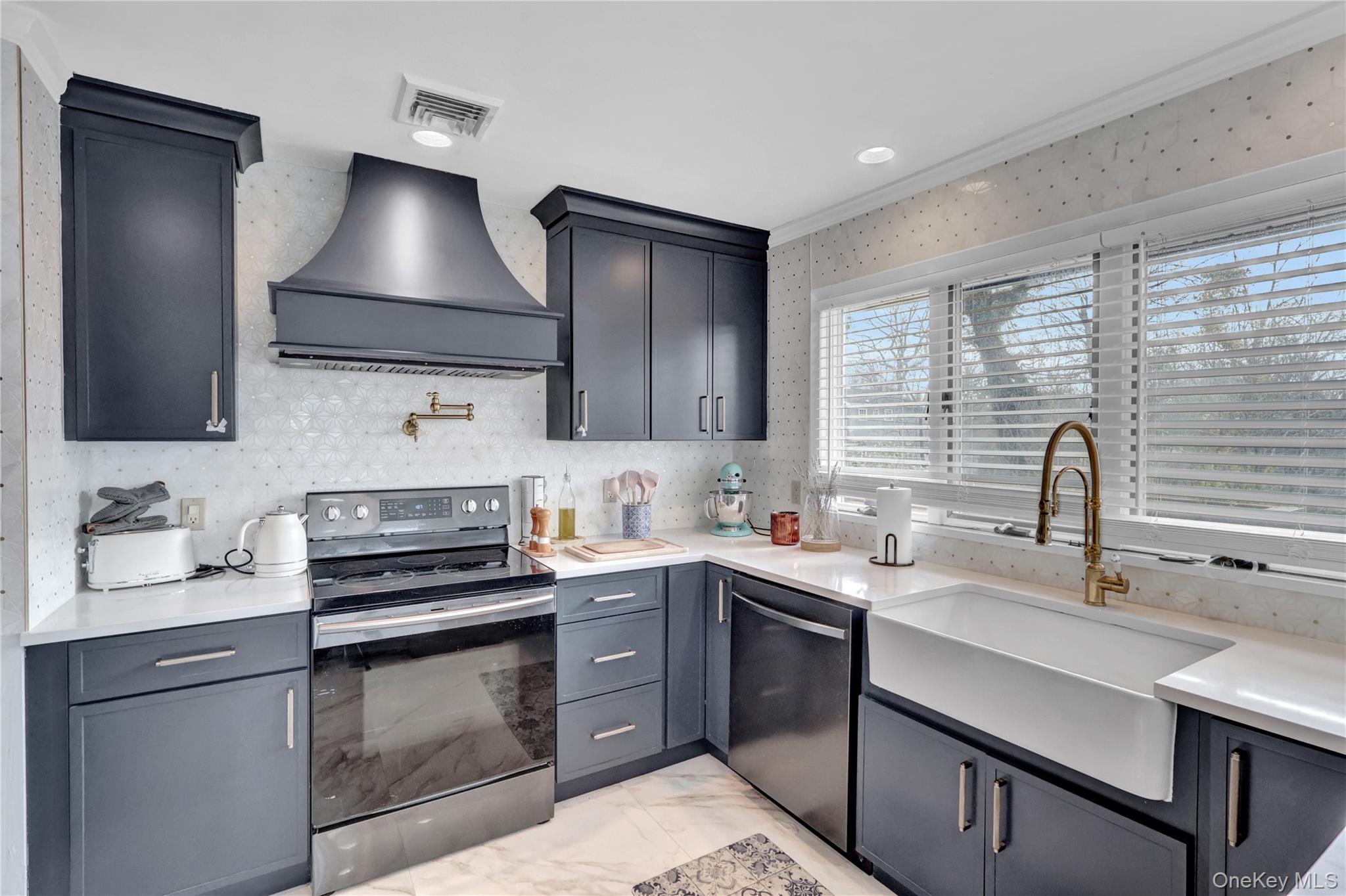 #2 photo, 3 Livingston Street, সাফোক কাউন্টি Saint James , NY 11780