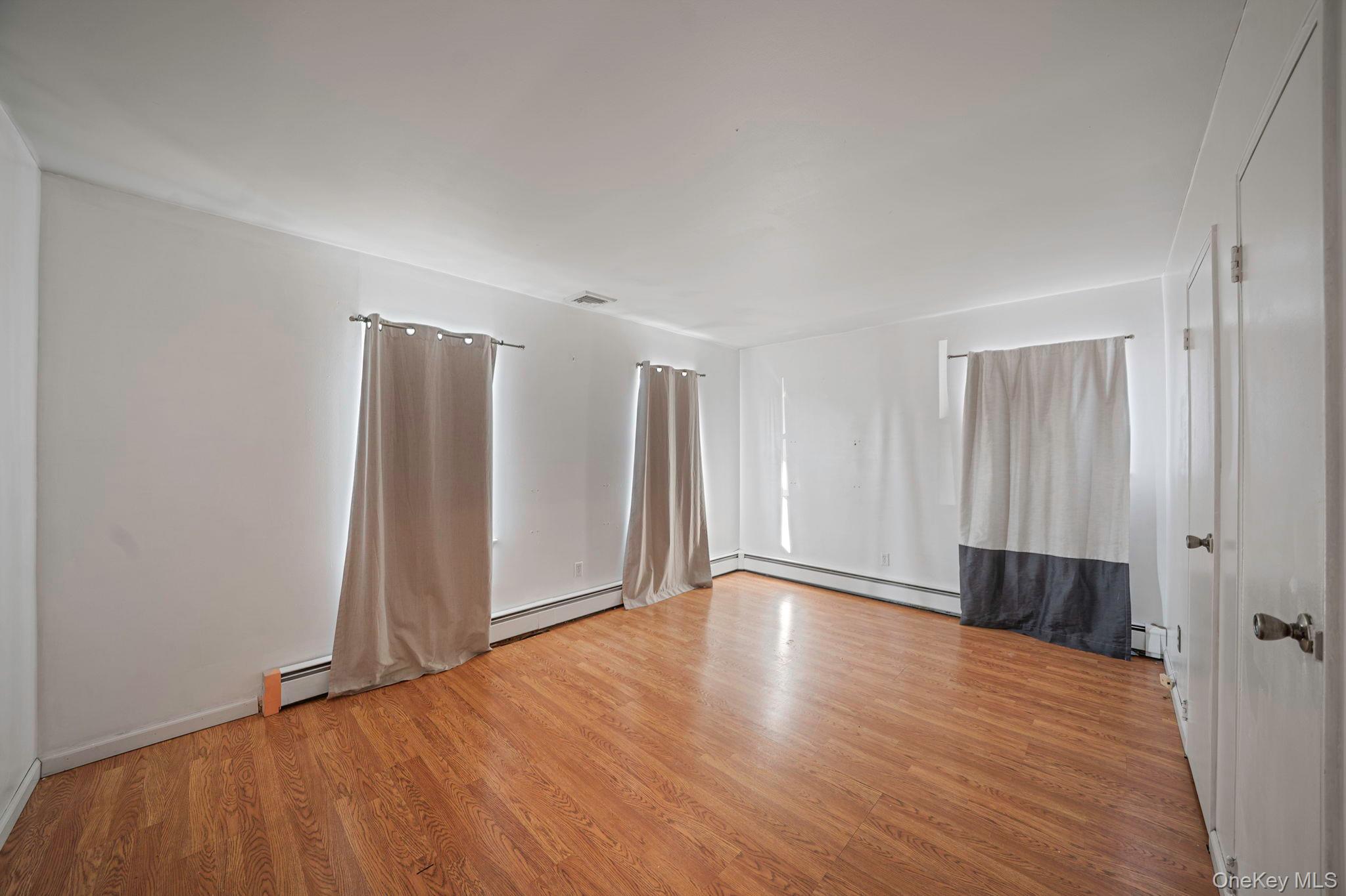 #12 photo, 75 Oakcrest Avenue, سوفولك Farmingville , NY 11738