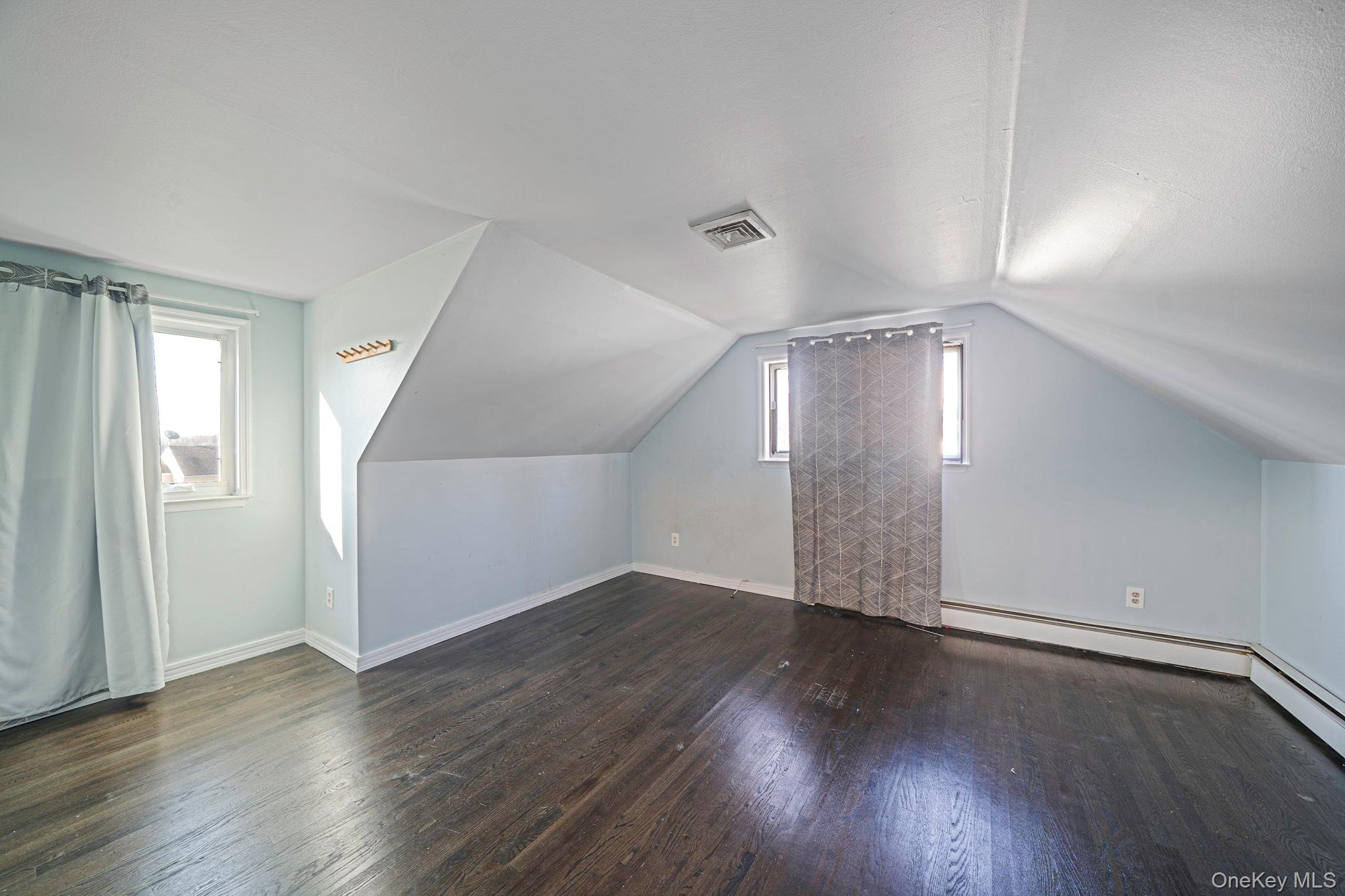 #16 photo, 75 Oakcrest Avenue, سوفولك Farmingville , NY 11738