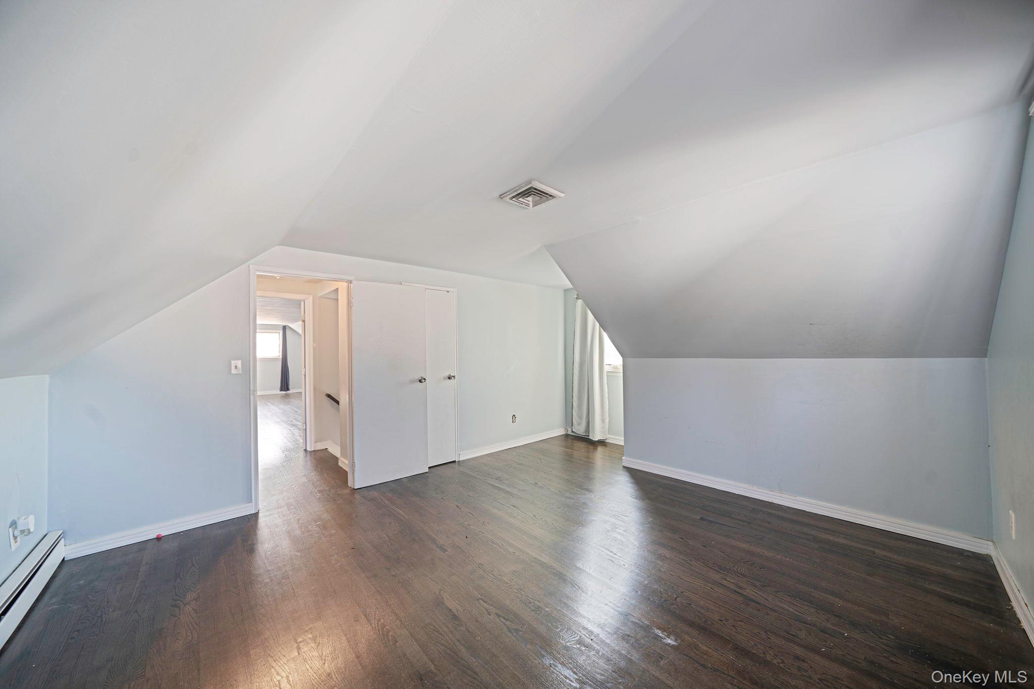 #17 photo, 75 Oakcrest Avenue, سوفولك Farmingville , NY 11738