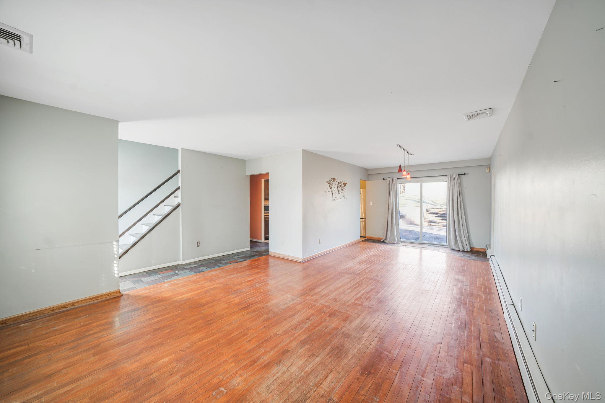 #5 photo, 75 Oakcrest Avenue, سوفولك Farmingville , NY 11738