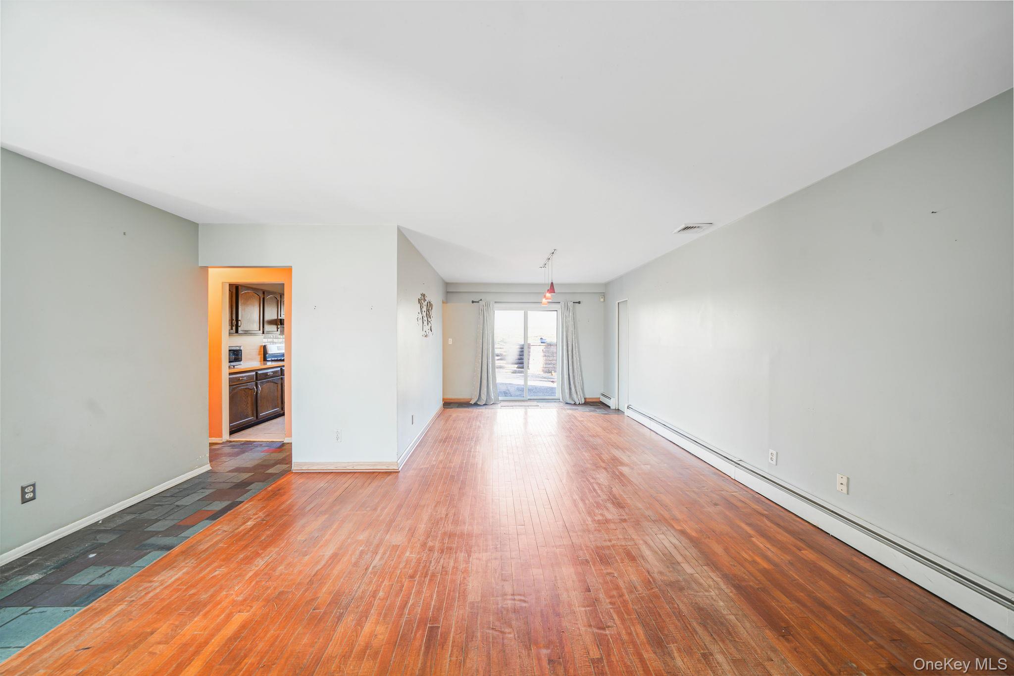 #8 photo, 75 Oakcrest Avenue, سوفولك Farmingville , NY 11738