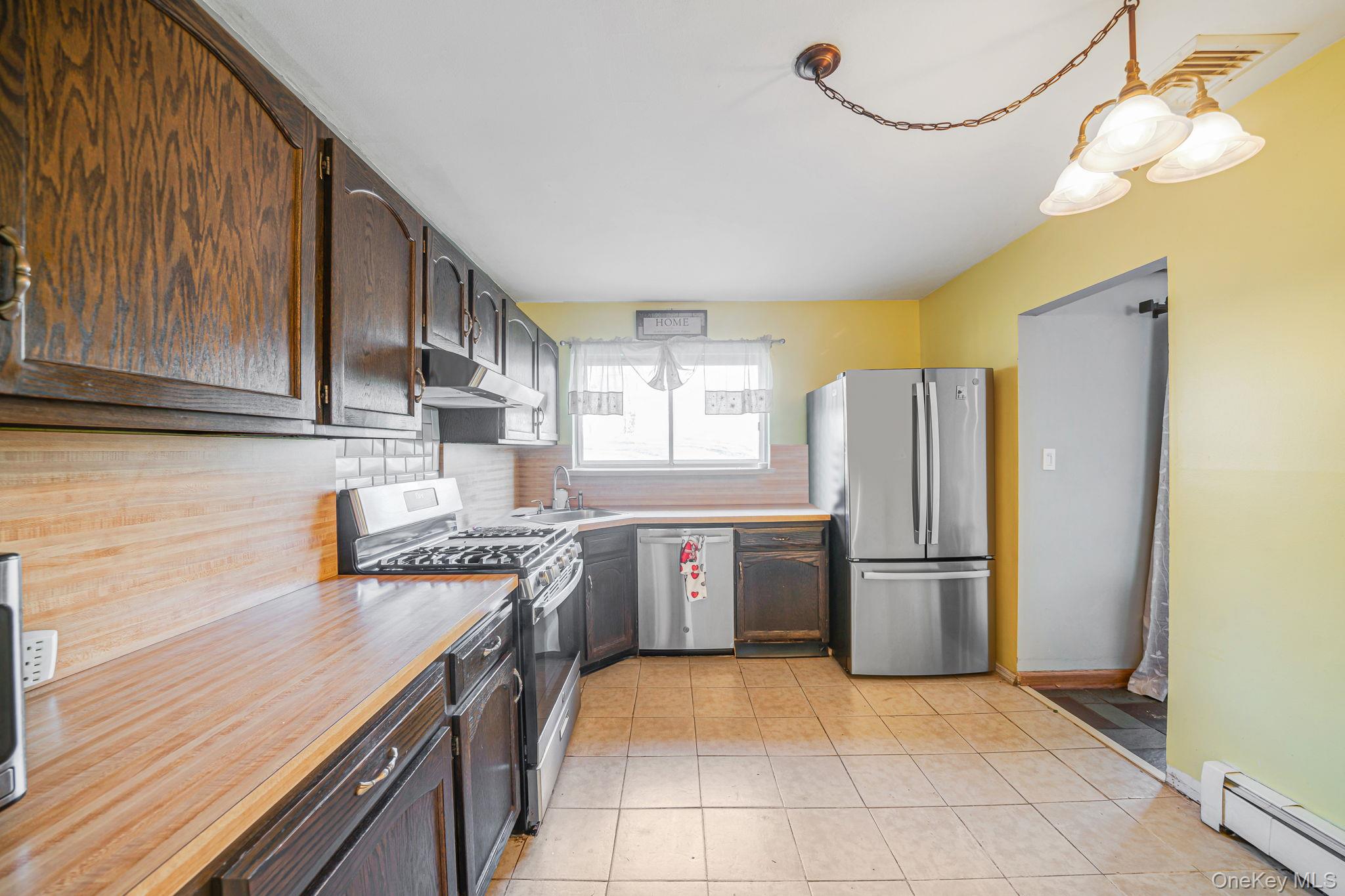 #9 photo, 75 Oakcrest Avenue, سوفولك Farmingville , NY 11738