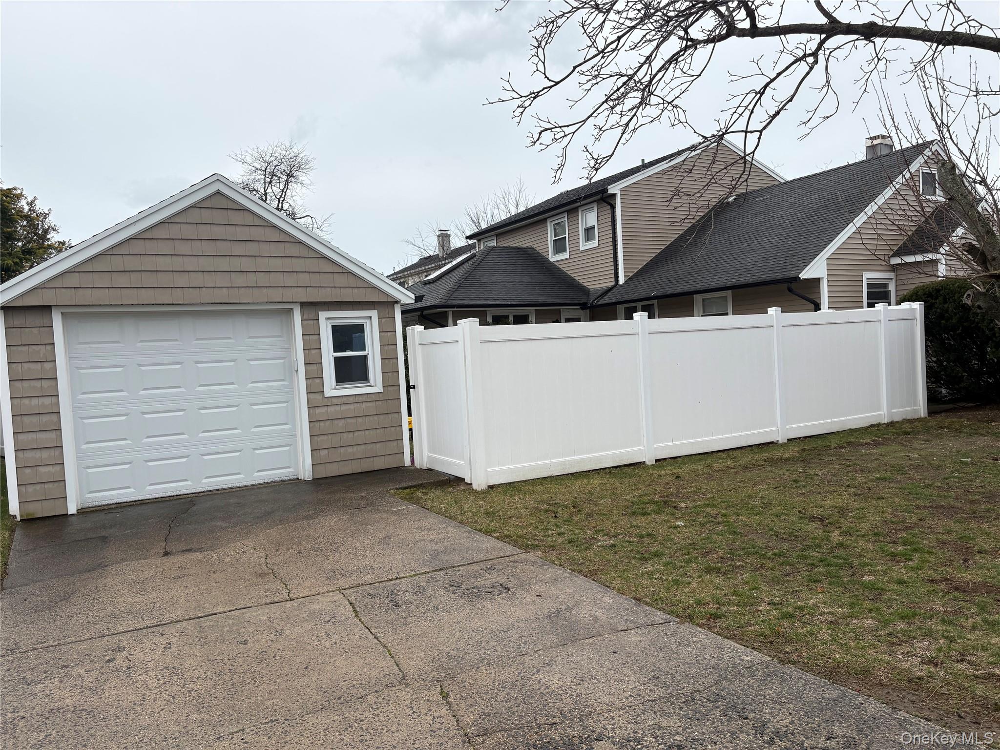 #14 photo, 3251 Neptune Avenue, Oceanside , NY 11572