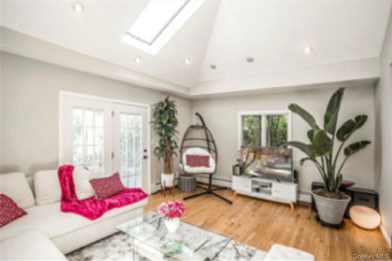 #4 photo, 3251 Neptune Avenue, Oceanside , NY 11572