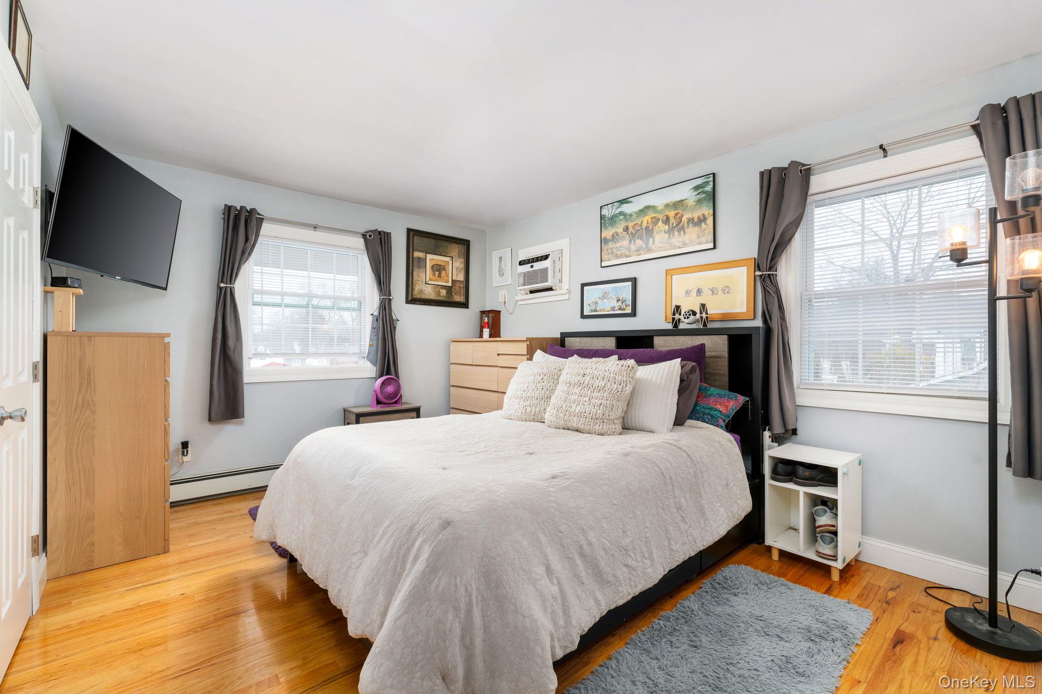 #19 photo, 4 Rowe Street, Coram , NY 11727