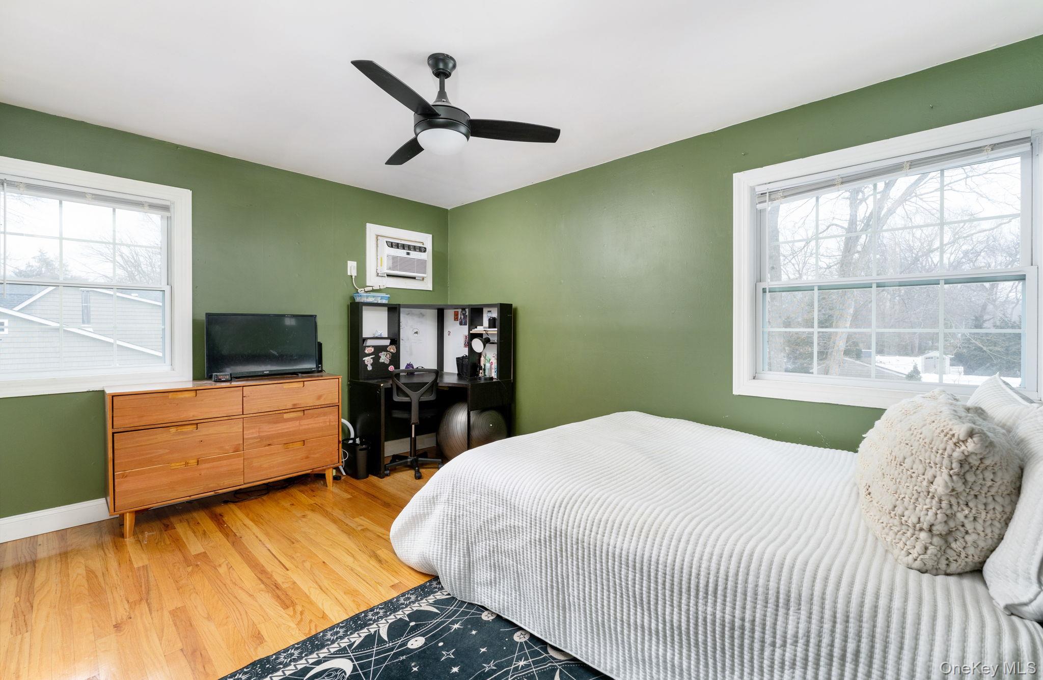 #20 photo, 4 Rowe Street, Coram , NY 11727