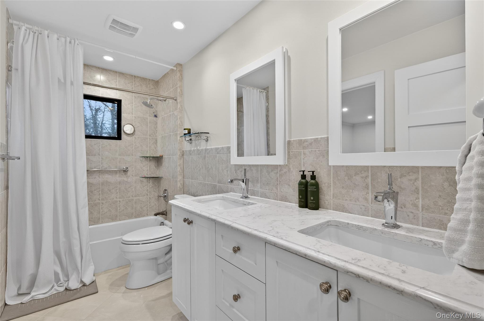 #12 photo, 59 Grist Mill Lane, সাফোক কাউন্টি Huntington , NY 11743