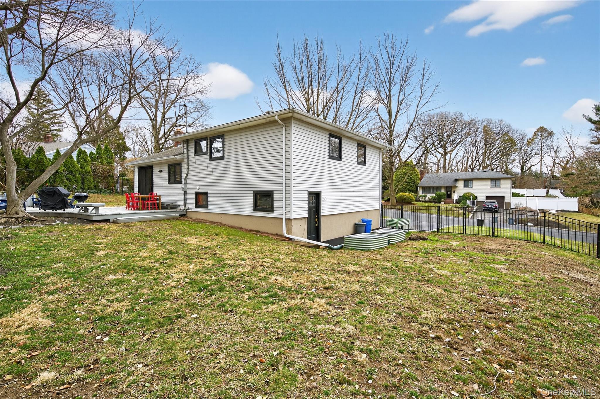 #17 photo, 59 Grist Mill Lane, সাফোক কাউন্টি Huntington , NY 11743