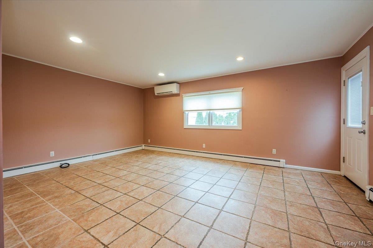 #10 photo, 1674 Kroll Road, East Meadow , NY 11554