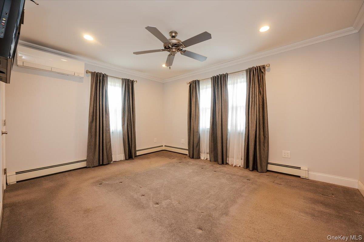 #11 photo, 1674 Kroll Road, East Meadow , NY 11554