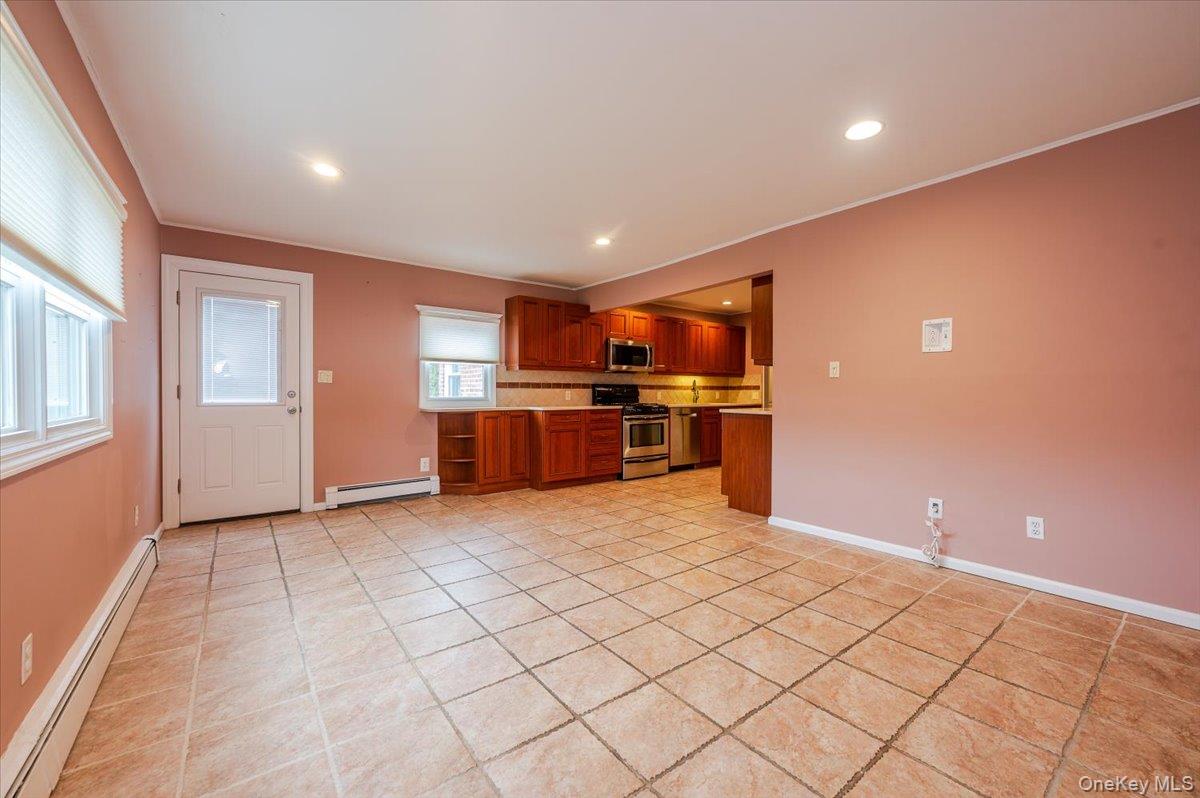 #9 photo, 1674 Kroll Road, East Meadow , NY 11554