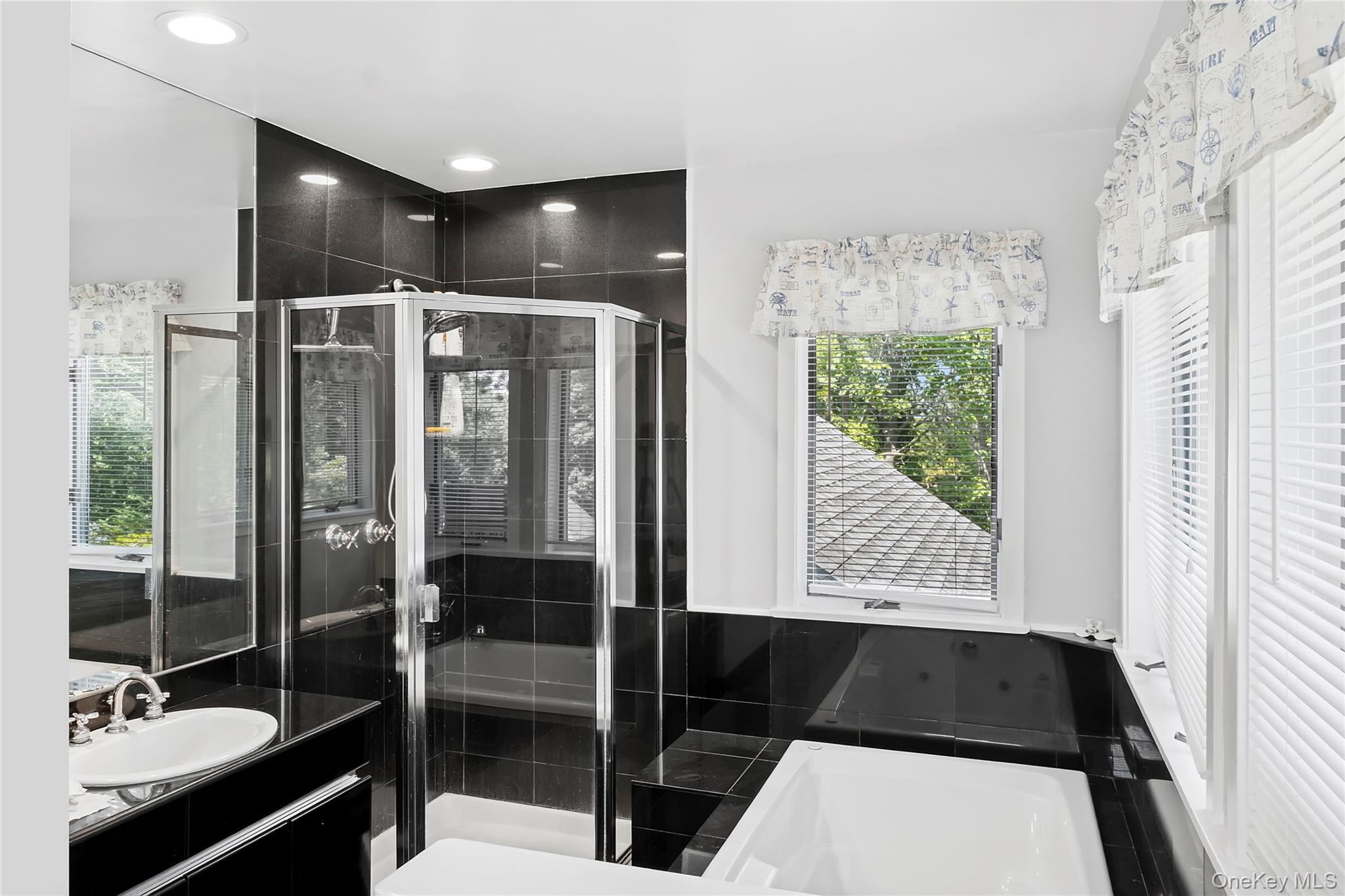 #17 photo, 205 Pine Avenue, सफ़ोक काउंटी Southold , NY 11971