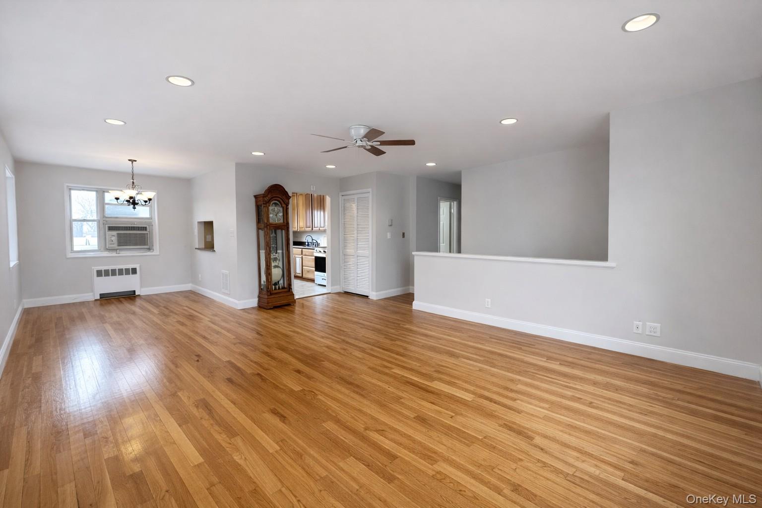 #11 photo, 212-09 16 Avenue, Bayside , NY 11360