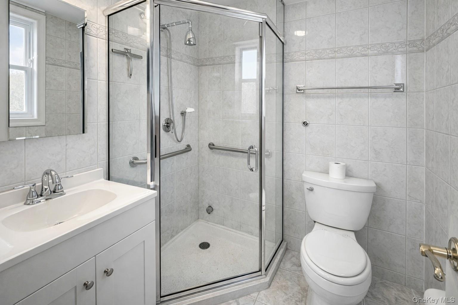 #19 photo, 212-09 16 Avenue, Bayside , NY 11360