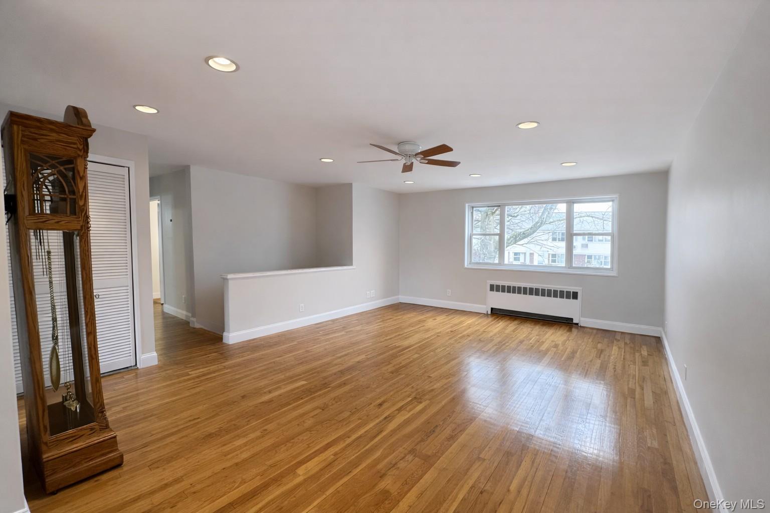 #8 photo, 212-09 16 Avenue, Bayside , NY 11360