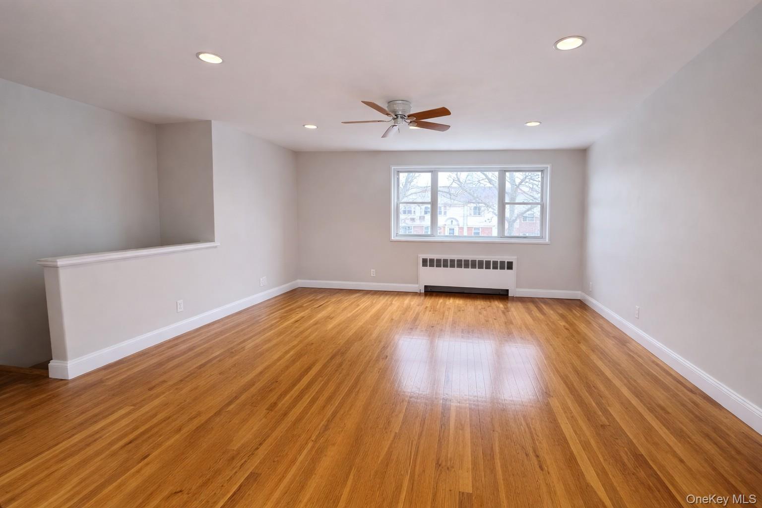 #9 photo, 212-09 16 Avenue, Bayside , NY 11360