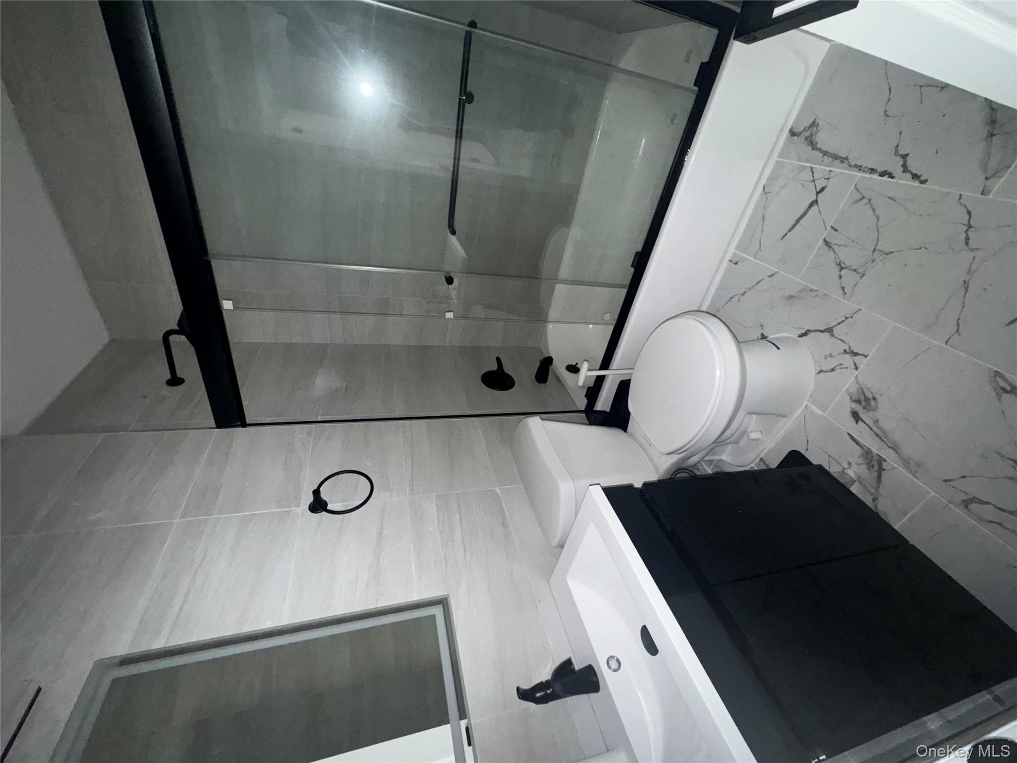 #4 photo, 674 Winthrop Drive, Uniondale , NY 11553