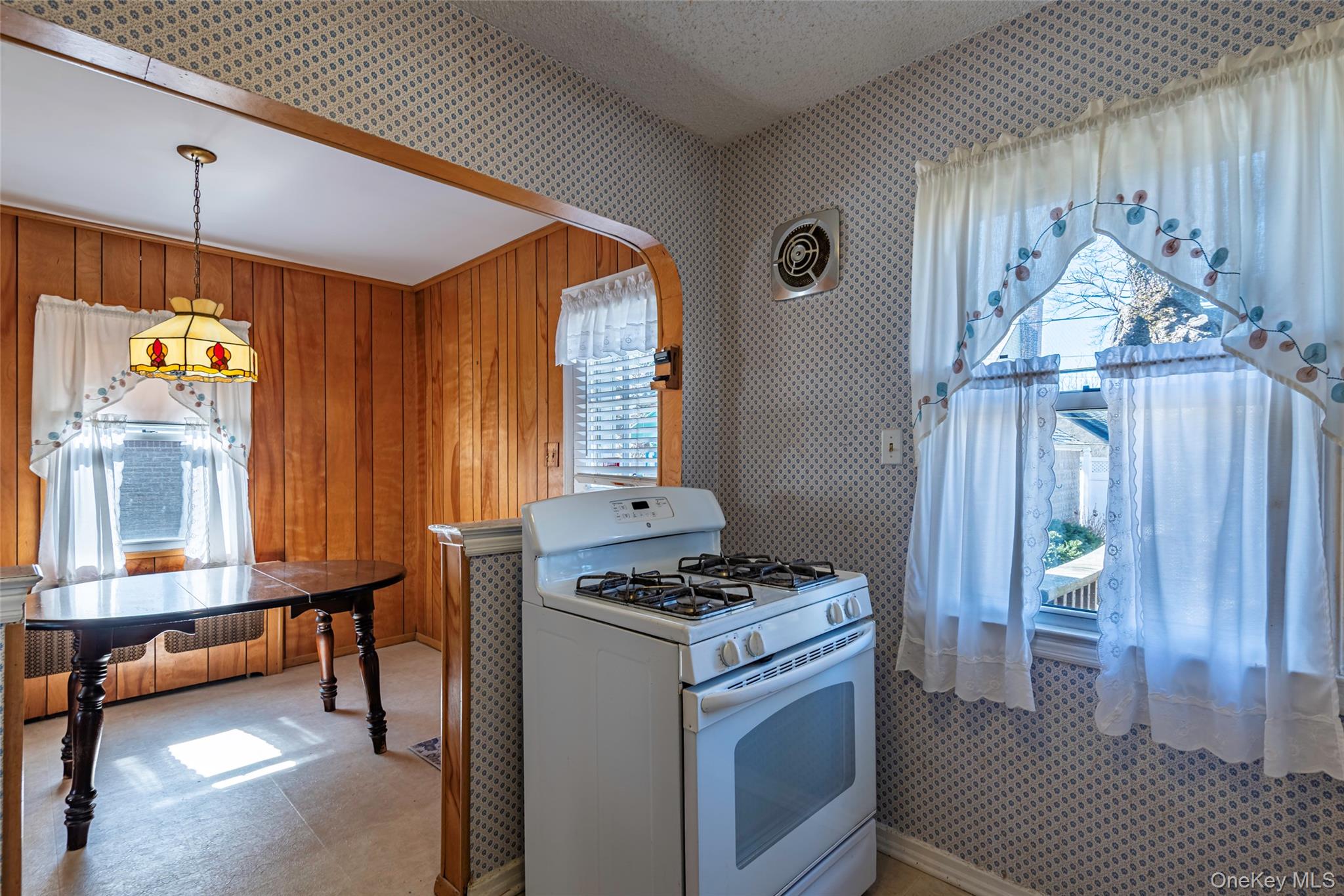 #13 photo, 8610 250th Street, कुईंस Bellerose , NY 11426