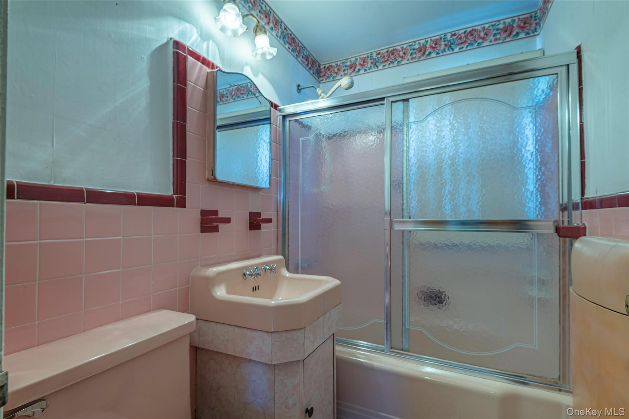 #14 photo, 8610 250th Street, कुईंस Bellerose , NY 11426