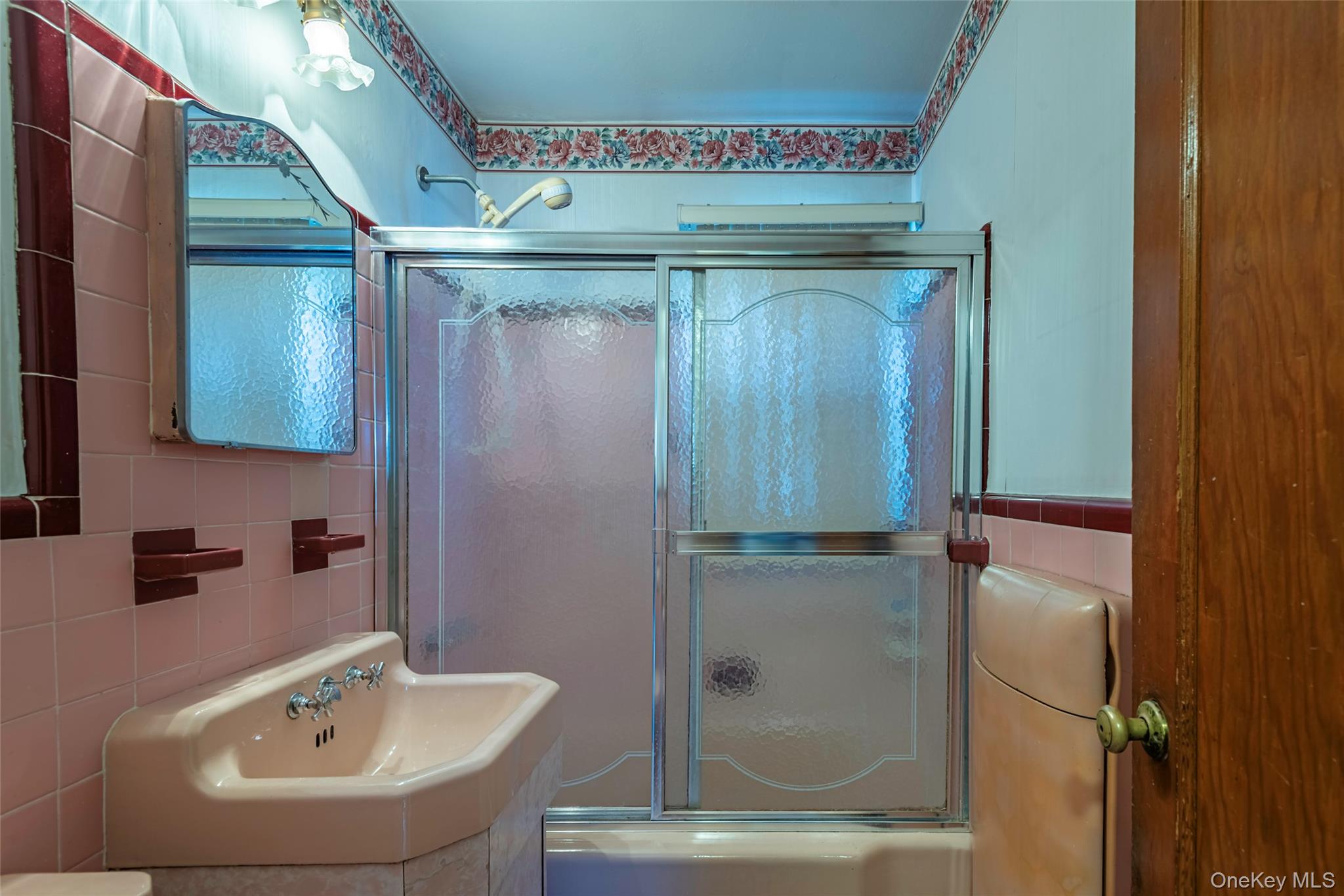 #15 photo, 8610 250th Street, कुईंस Bellerose , NY 11426