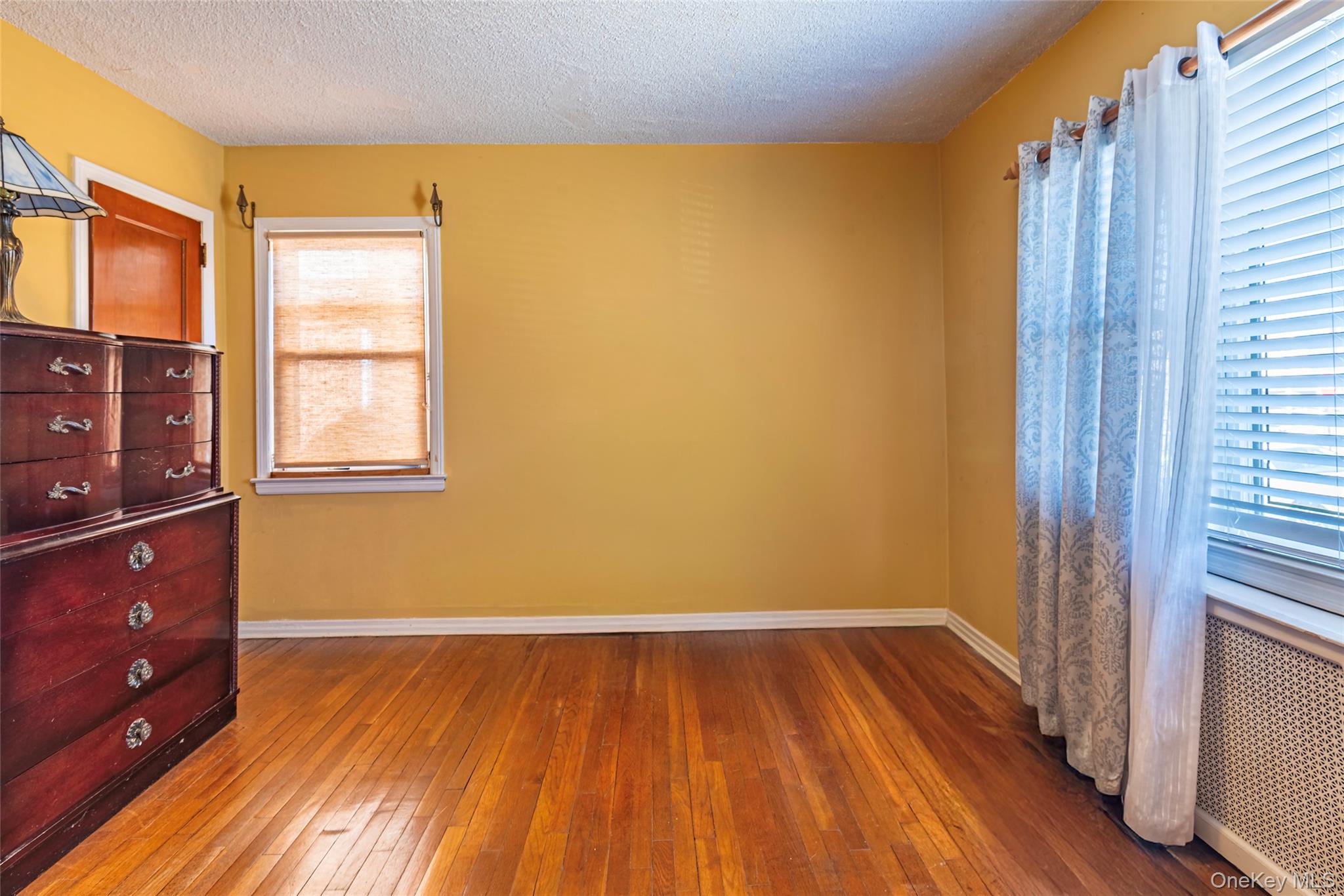 #17 photo, 8610 250th Street, कुईंस Bellerose , NY 11426