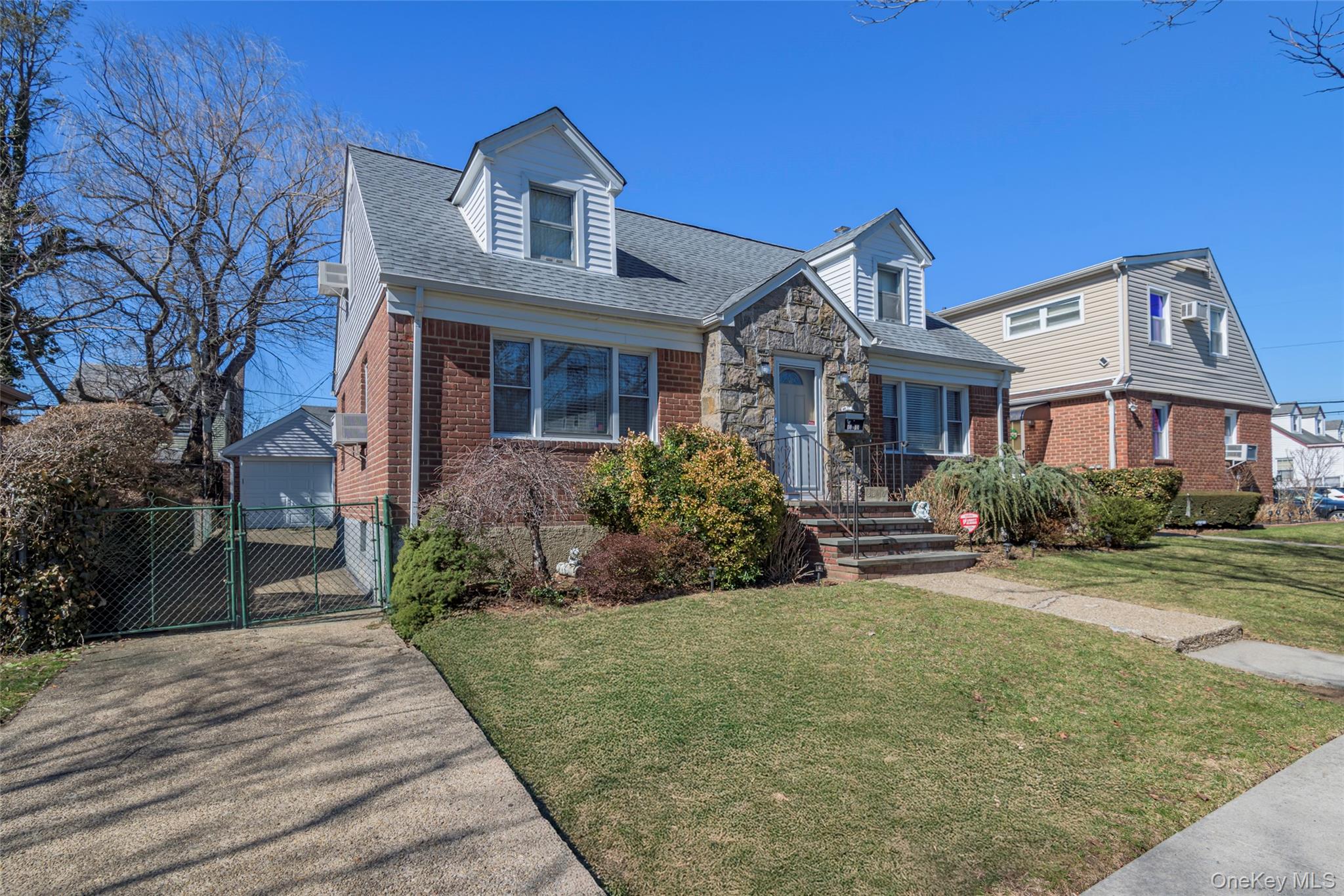 #2 photo, 8610 250th Street, कुईंस Bellerose , NY 11426