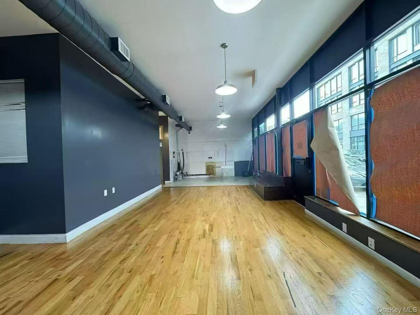 #5 photo, 41-53 53rd Street, वुडसाइड Woodside , NY 11377