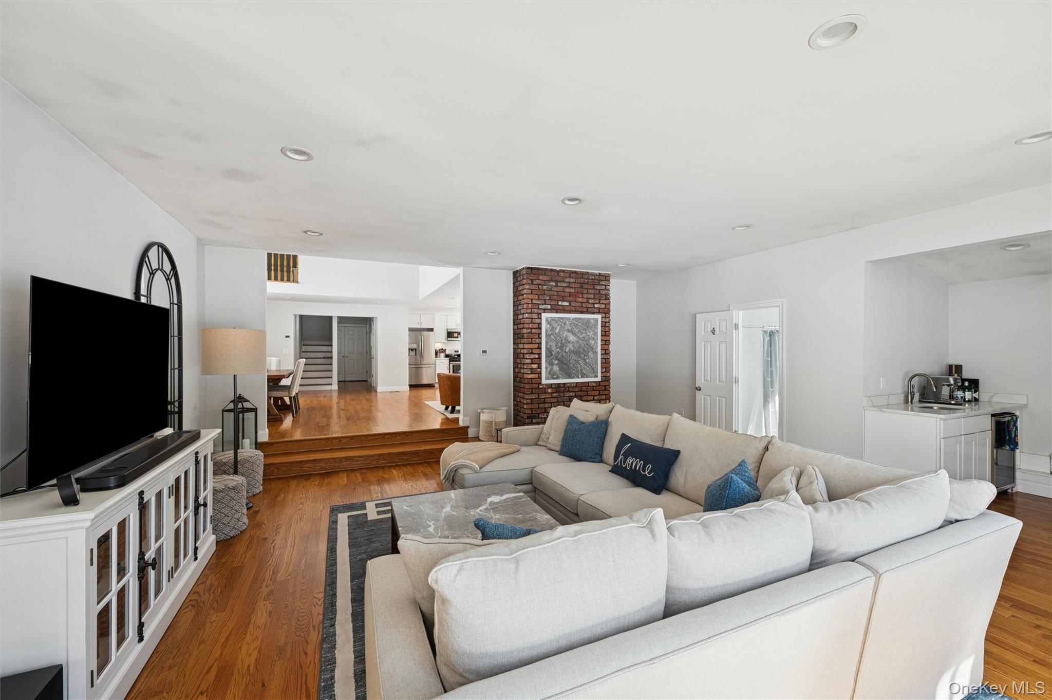 #10 photo, 4 Stuart Court, Hampton Bays , NY 11946