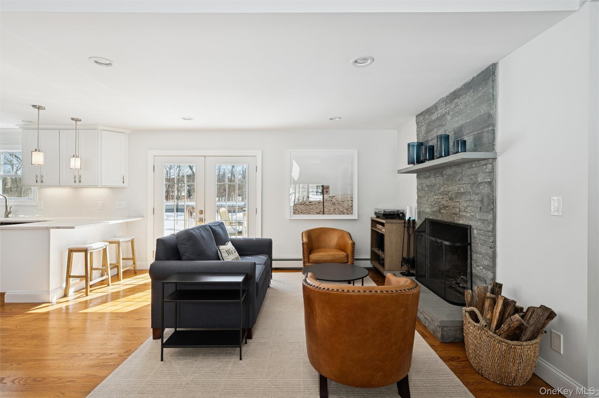 #4 photo, 4 Stuart Court, Hampton Bays , NY 11946