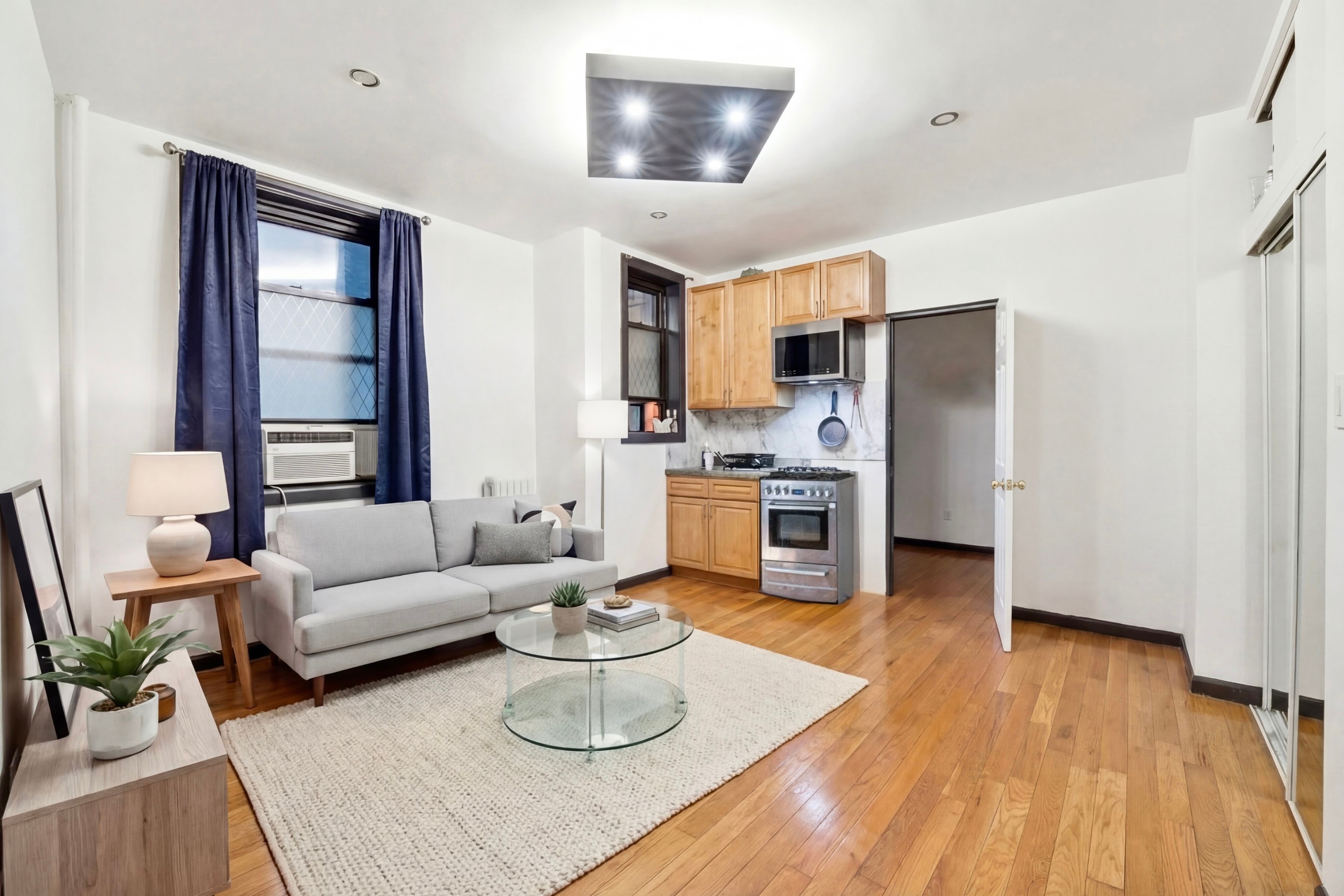 #1 photo, 21-38 35th Street, Ditmars Steinway , NY 11105