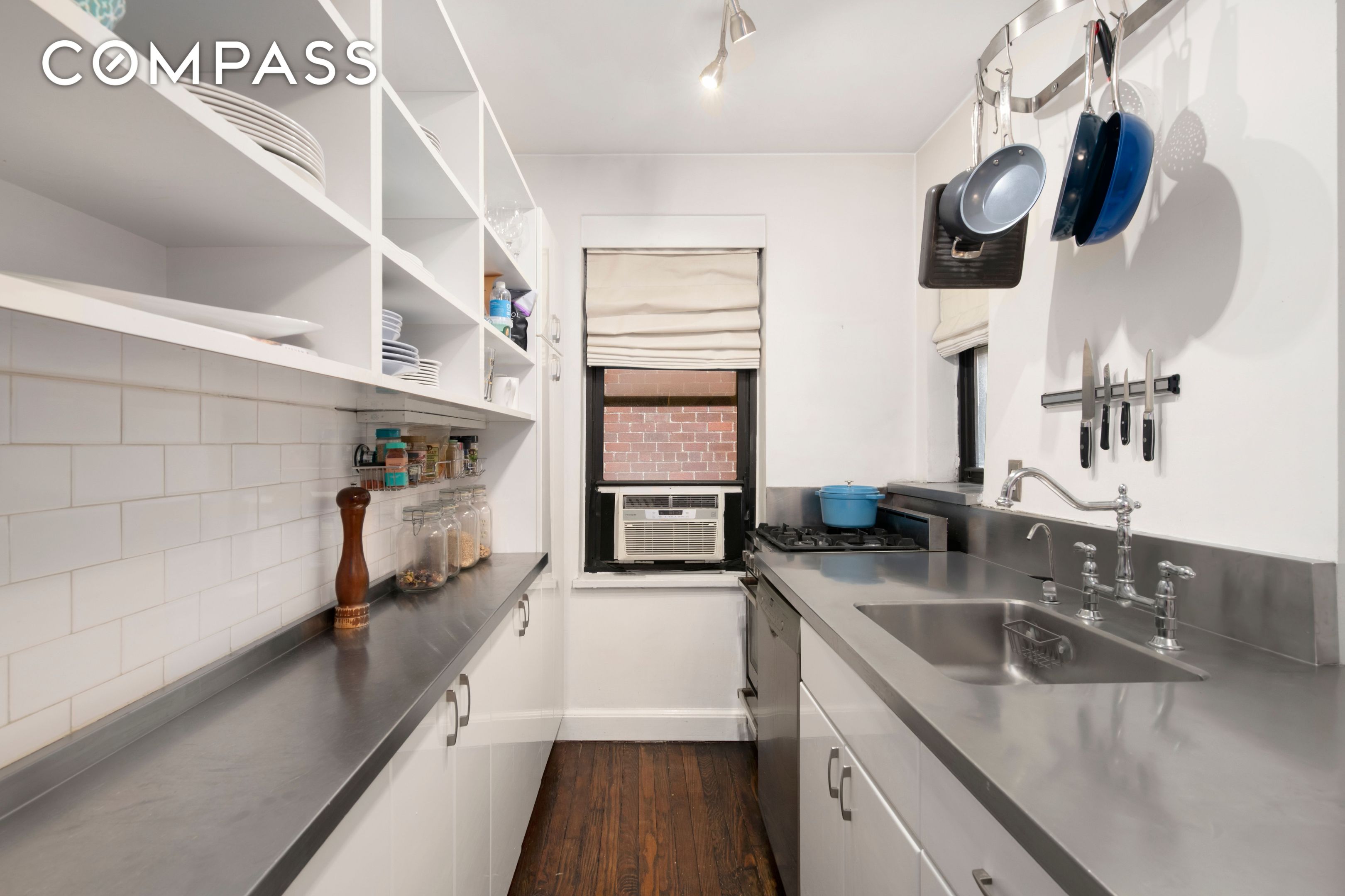 #7 photo, 349 E 49th Street, مانهاتن Midtown East , NY 10017